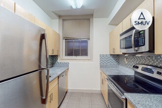 Building Photo - 12 E Chase St