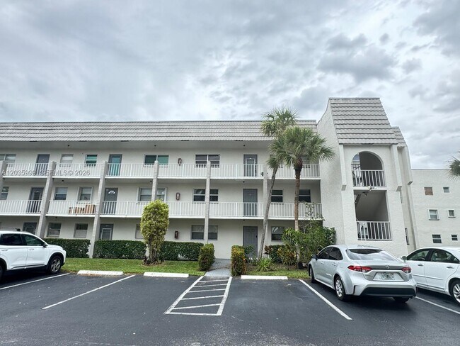 Building Photo - 8300 Sunrise Lakes Blvd