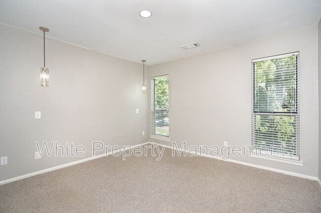 Building Photo - 2516 Cranbrook Ln