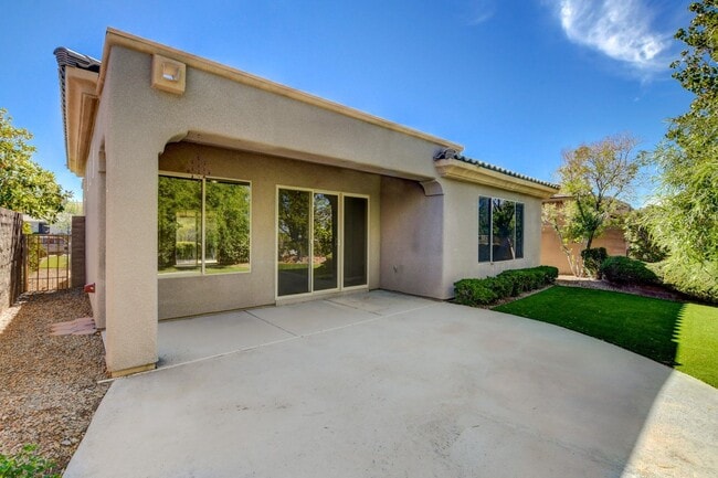 Building Photo - ELEGANT Single Story, 2 Bedroom Home in ANTHEM Gated Community!