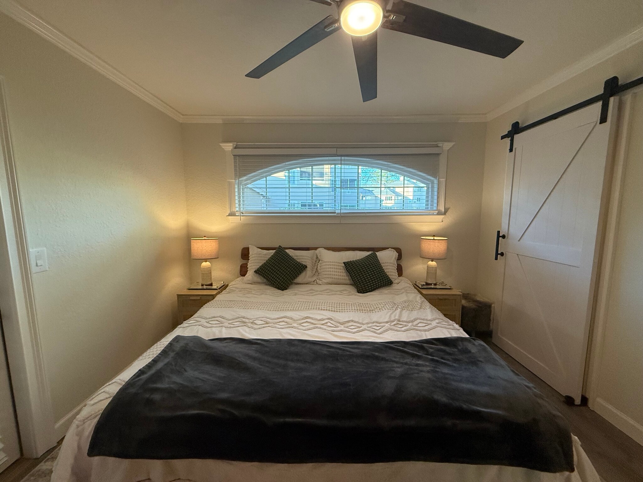 Master bedroom w/ barn door closet - 1701 The Greens Way
