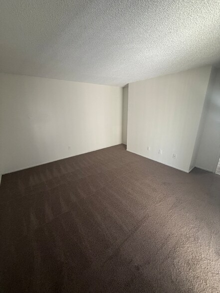 Building Photo - 1400 Peckham St