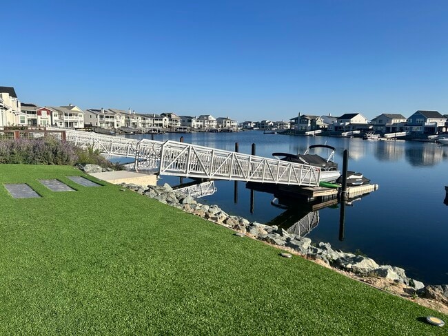 Primary Photo - 21 Seaward Ct