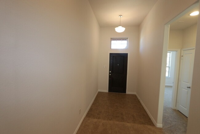 Building Photo - 5491 Mourning Dove Dr