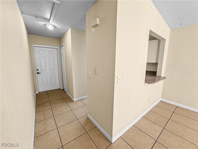 Building Photo - 1321 SE 8th Ave