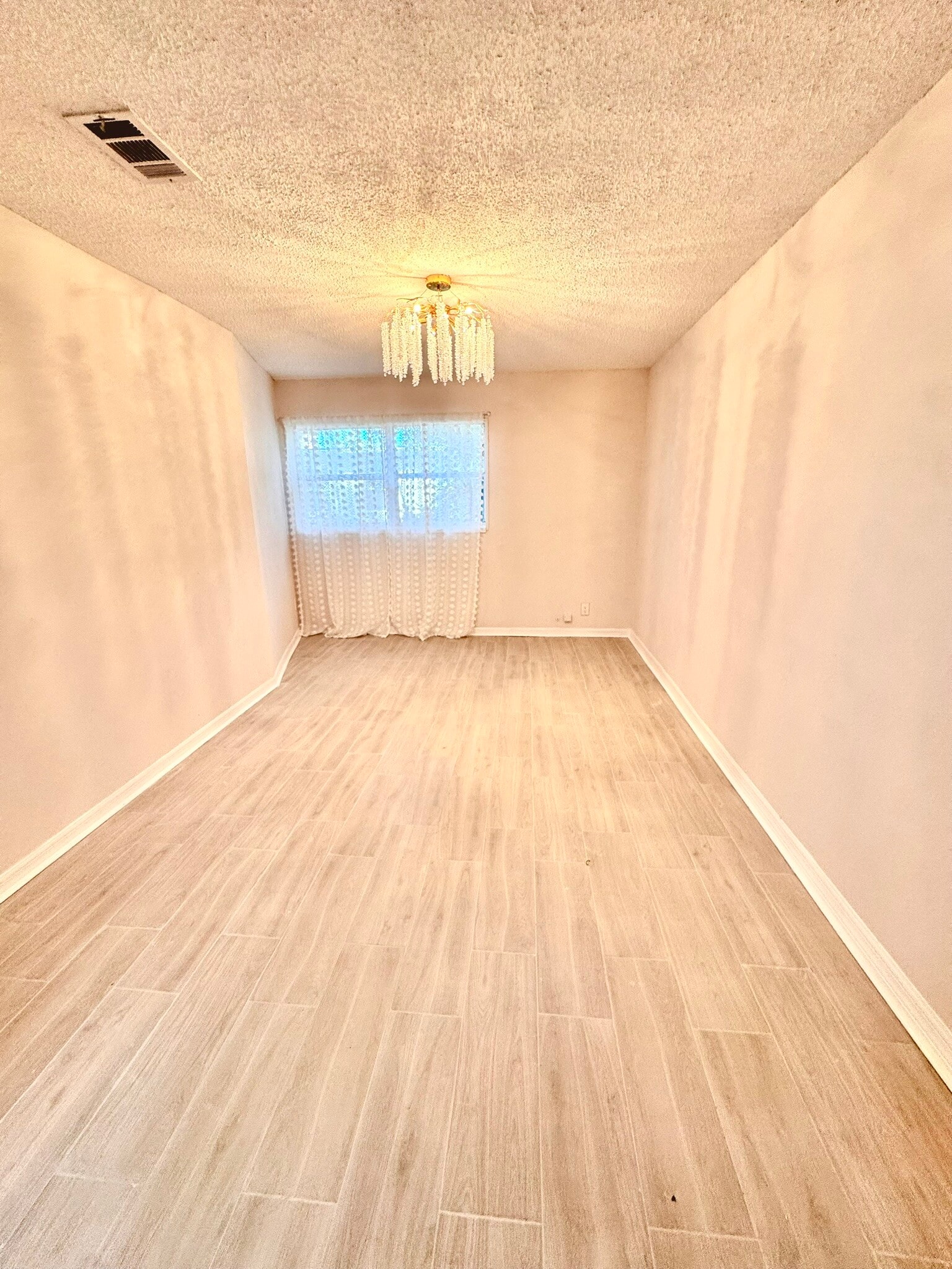 Building Photo - 6650 Pinnochio Dr
