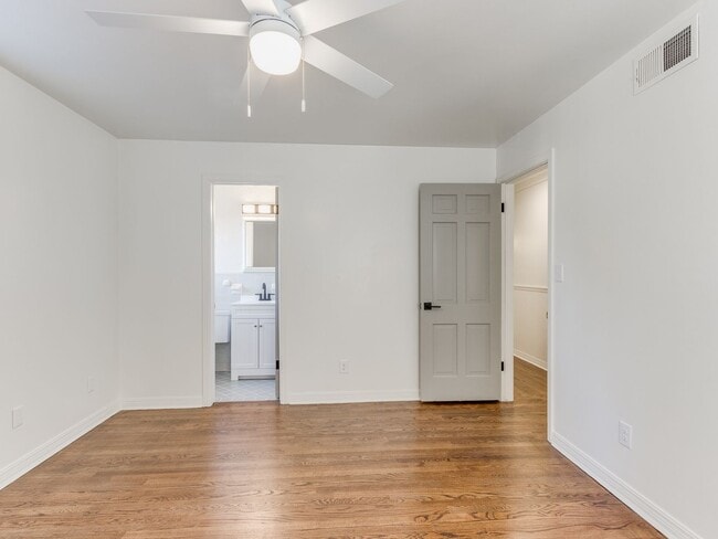 Building Photo - 3 Bedroom Rental in the Village!!