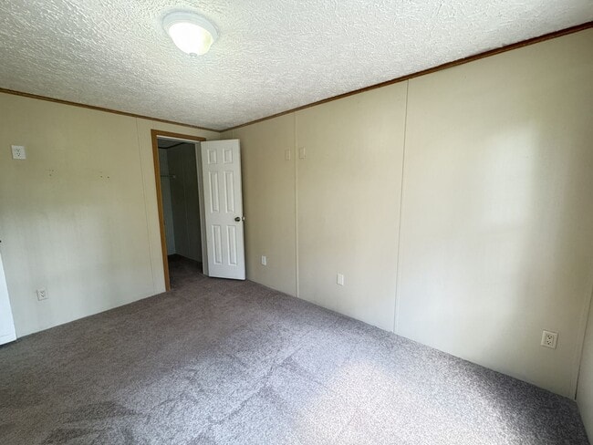 Building Photo - 1451 Columbus Rd