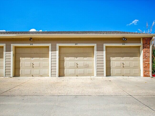 Building Photo - 4760 S Wadsworth Blvd