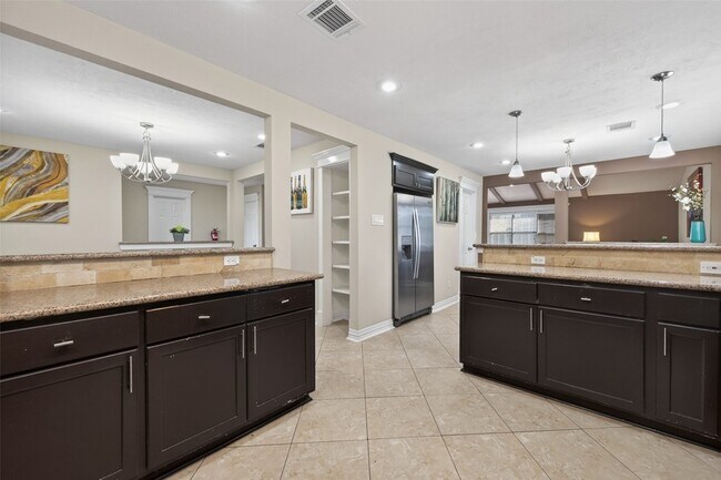 Building Photo - 13703 Templar Ln