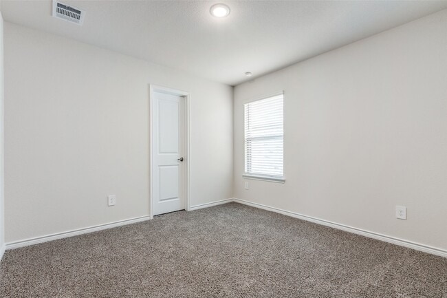 Building Photo - 240 Kistler Dr