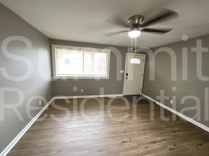 Building Photo - 8608 Crystal Ave