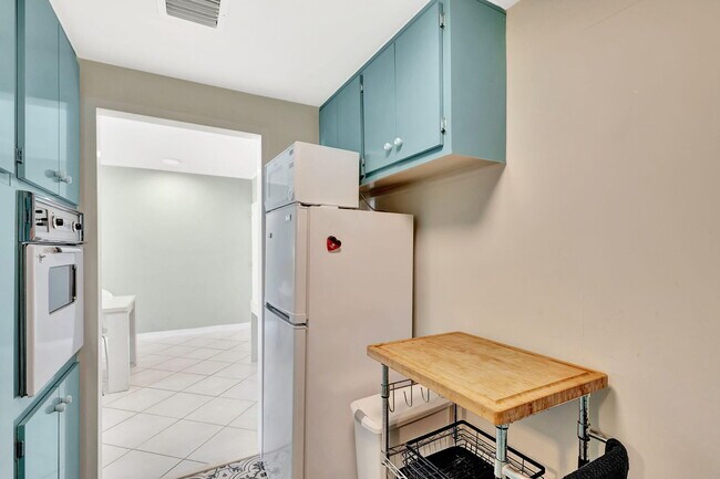 Building Photo - 2800 N Flagler Dr