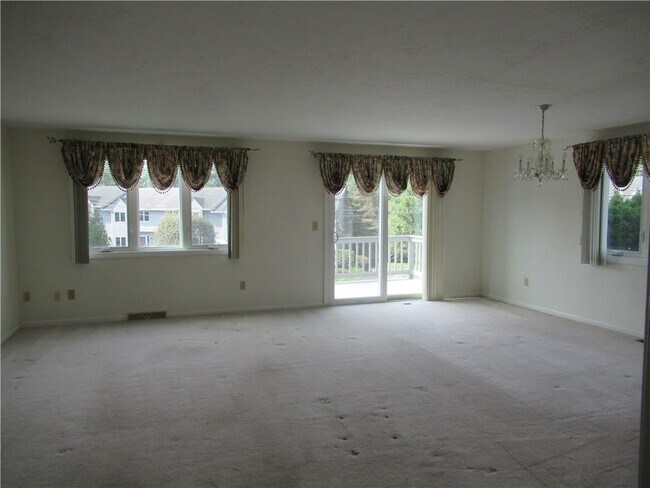 Building Photo - 40 Waterview Dr