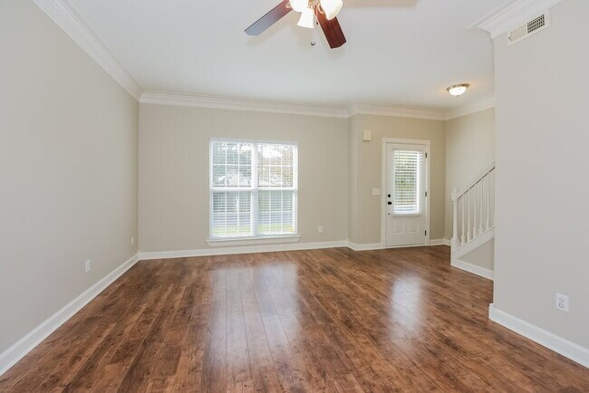 Building Photo - 145 Summerlake Pl