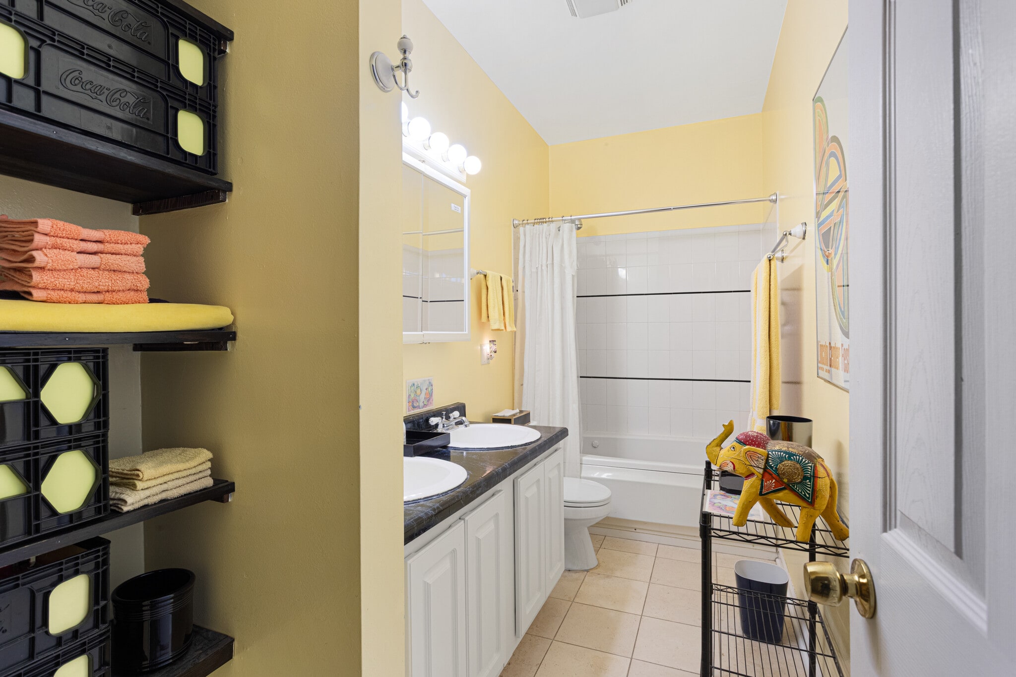 Building Photo - 3512 W Leland Ave