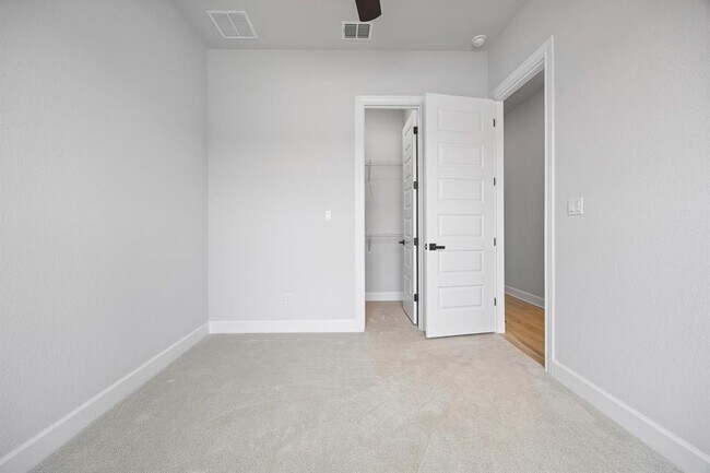 Building Photo - 114 Nandina Path