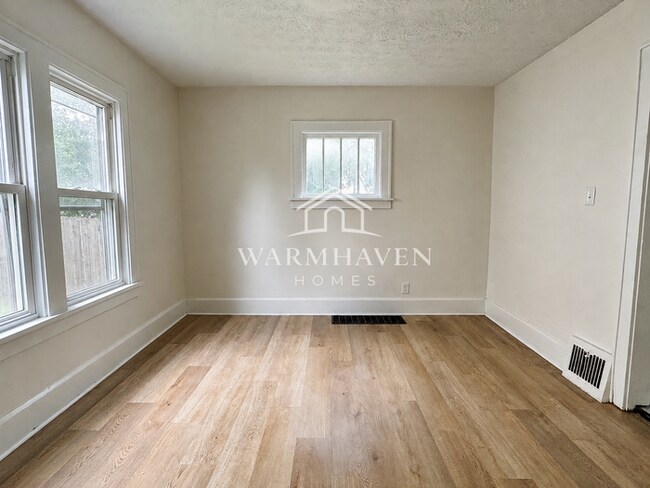 Building Photo - 801 Storer Ave