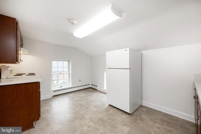 Building Photo - 397 W Ridge Pike