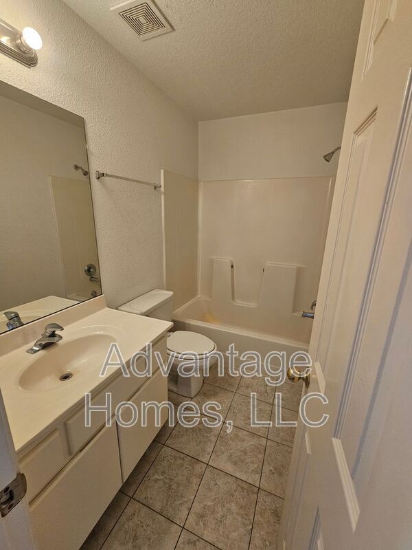 Building Photo - 801 Johnson Cir