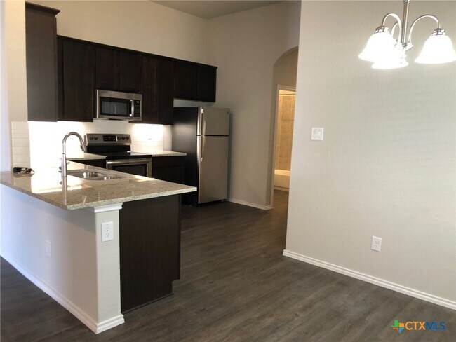Building Photo - 635 Ashers Pl