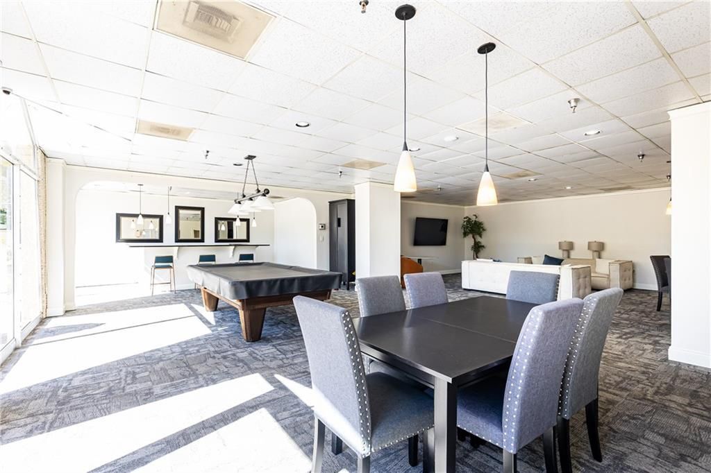 Building Photo - 2479 Peachtree Rd