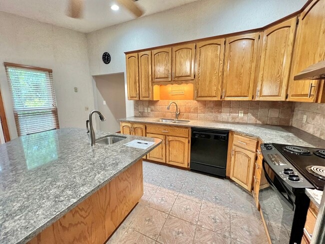 Building Photo - Fabulous house in Avondale on the East side of Tallahassee