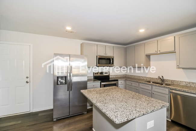 Building Photo - 108 Loblolly Ln