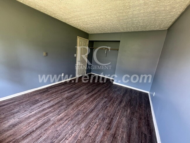 Building Photo - 619-1 Elm-W
