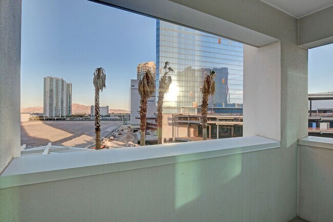 Building Photo - Sky 607-Stunning 2Bd/2Ba Residence
