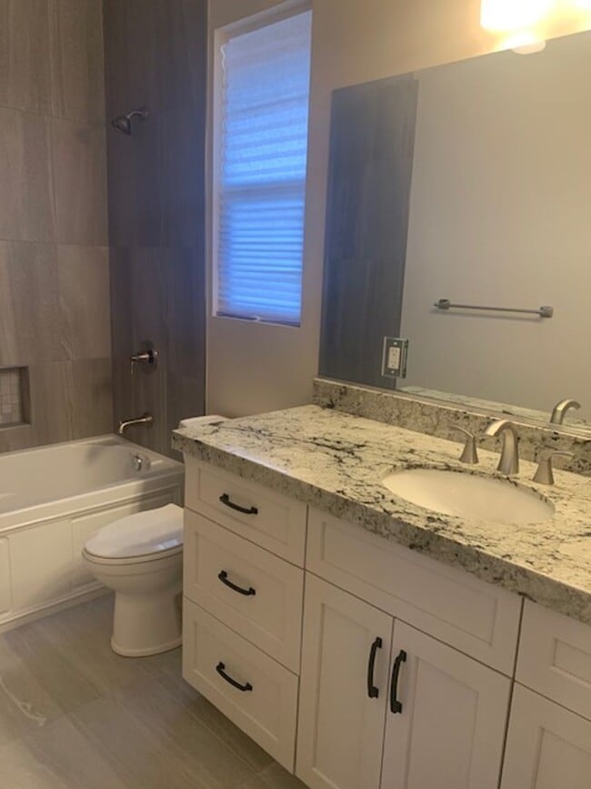 Building Photo - 183 Evergreen Ave