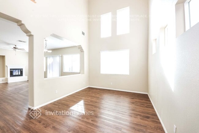 Building Photo - 34208 Pinehurst Dr