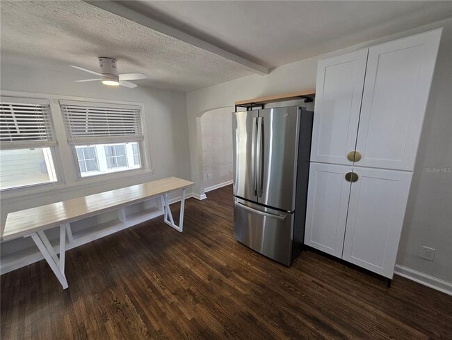 Building Photo - 775 20th Ave N