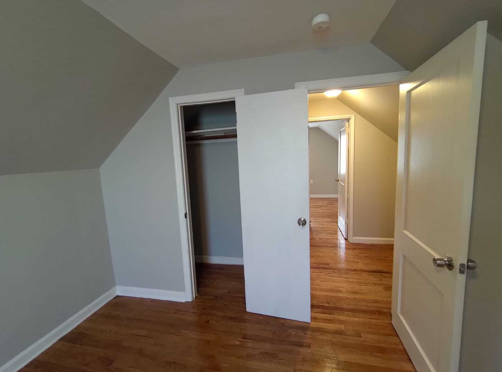 Building Photo - 134 W Side Dr