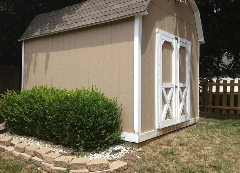Building Photo - 116 E Sierra Dr