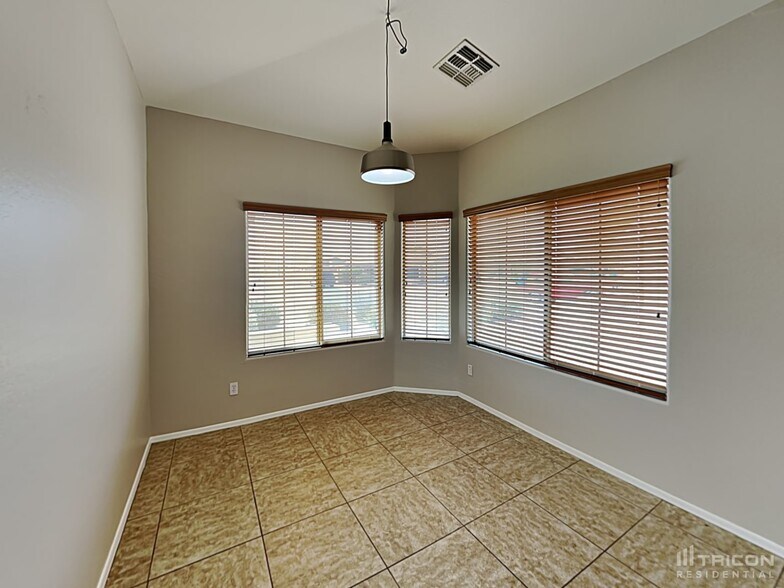 Building Photo - 24818 W Huntington Dr