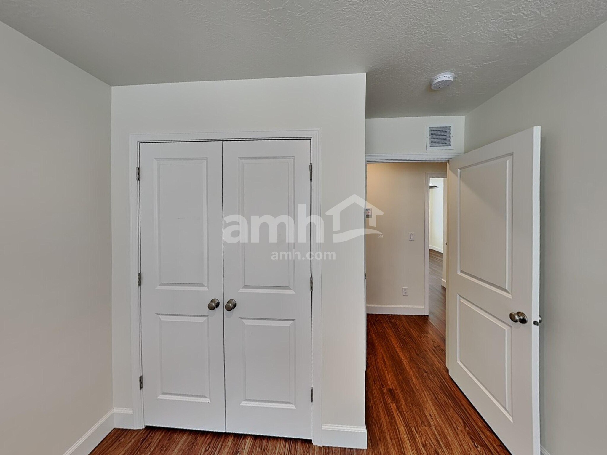 Building Photo - 6088 S Jordan Pkwy W