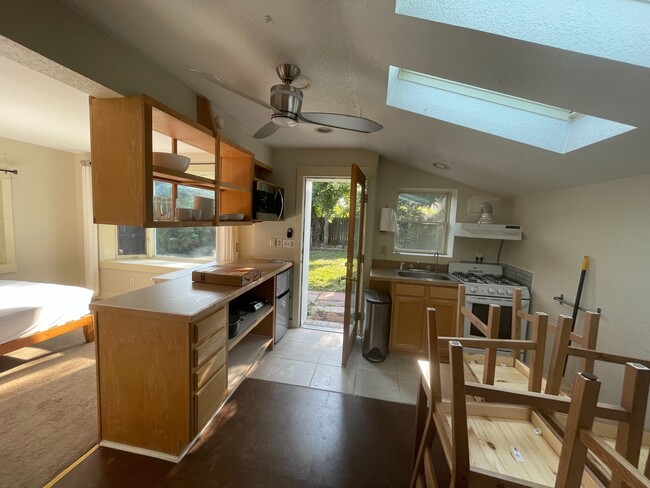 Unit B Kitchenette/Dining area - 1544 9th St