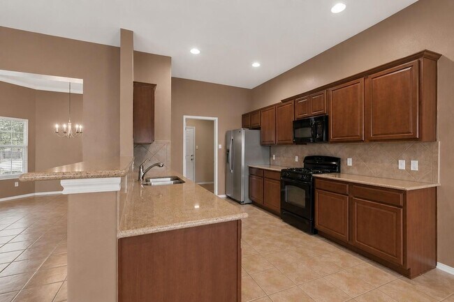 Building Photo - 354 Camelia Pkwy