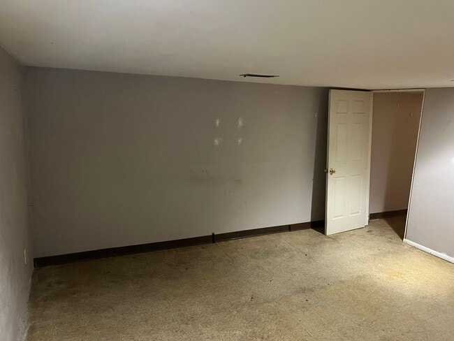 Building Photo - 2006 White St