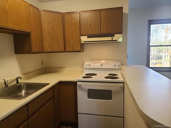 Building Photo - 1022 Violet Ave