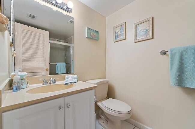 Building Photo - 353 S US Hwy 1