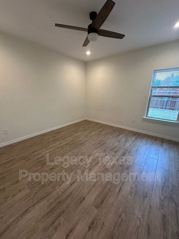 Building Photo - 2323 CR 704