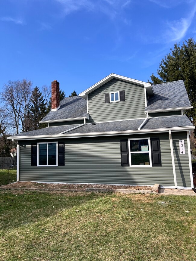 Primary Photo - 1314 Brandt Ave