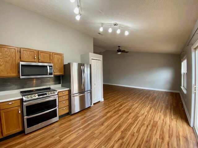 Building Photo - Beautiful 4 Bedroom home in Plainfield! Huge Storage!
