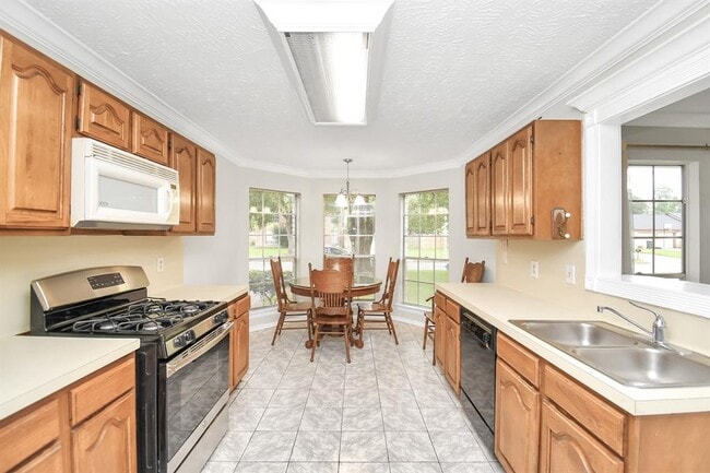 Building Photo - 14810 Cypress Ridge Dr