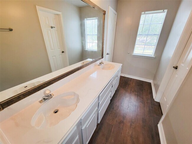 Building Photo - 8502 Canyon Pine Dr