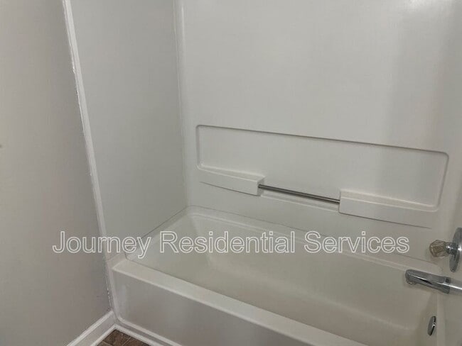 Building Photo - 1605 Owls Nest Rd