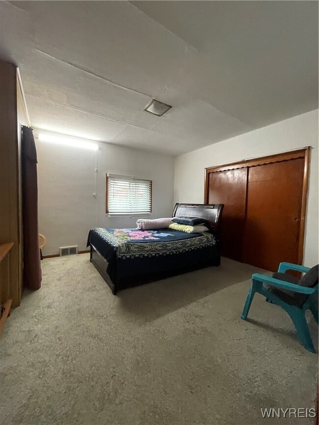 Building Photo - 226 Longnecker St