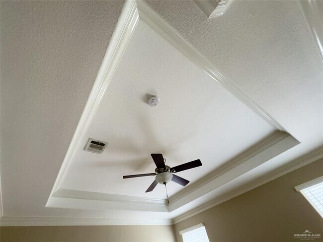 Building Photo - 37 San Sebastian St